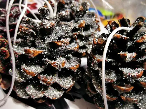 diy glitter pine cone ornaments