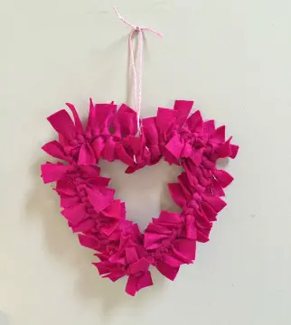 diy heart felt wreath