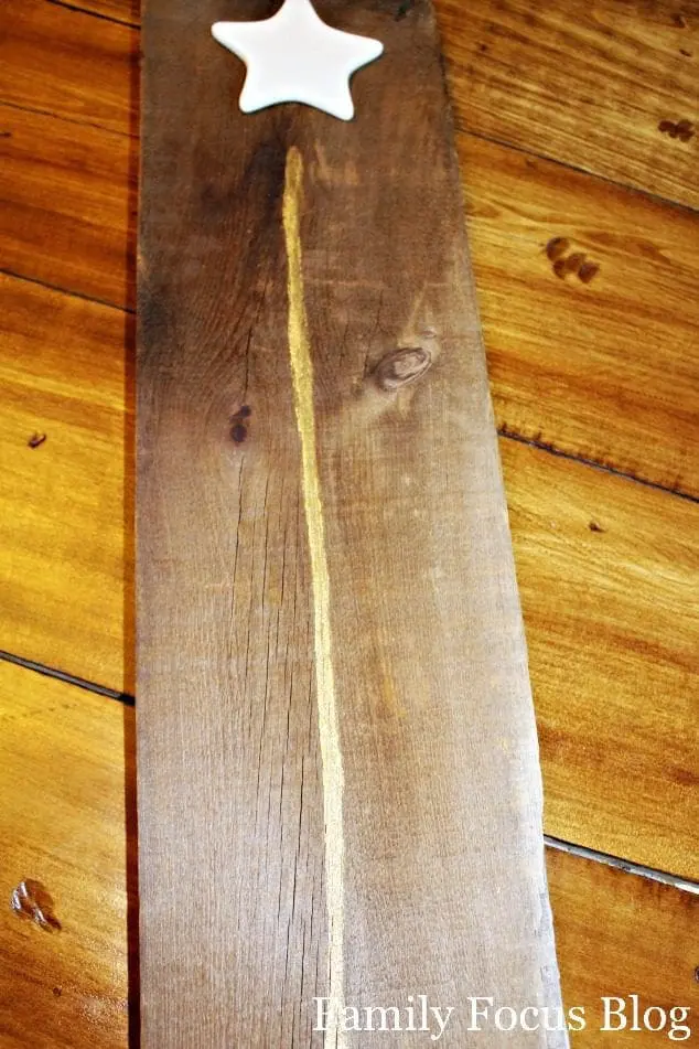 DIY Rustic Decor For Christmas – Make Your Own Sign