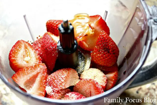 Strawberry Balsamic Vinaigrette Dressing