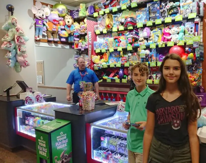 Chuck E Cheese prizes