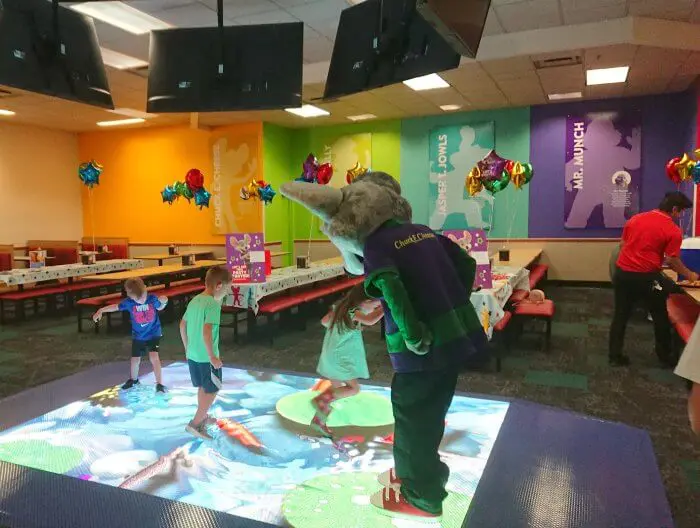 chuck e cheese dance floor