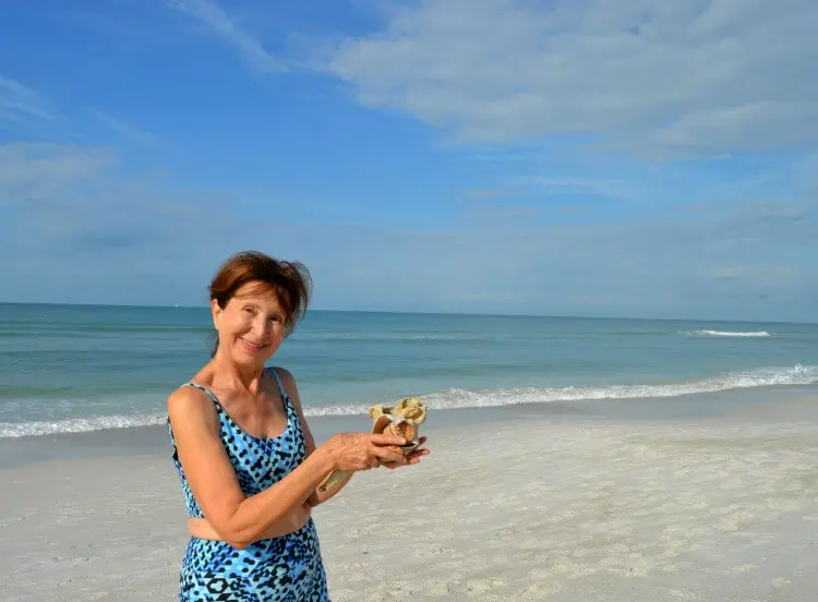 shelling on holmes beach