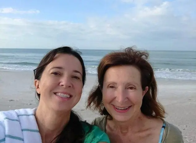 mom daughter bond
