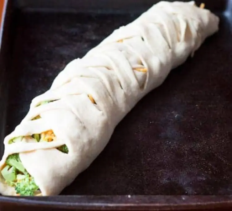 chicken broccoli cheese calzone braided