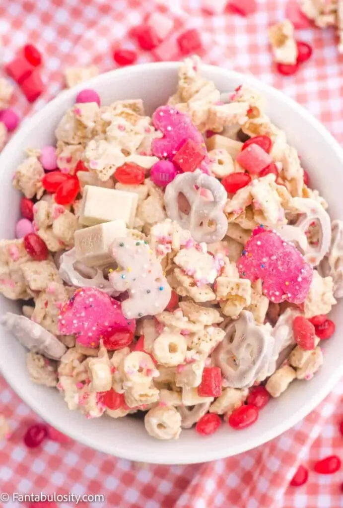 valentine snack mix
