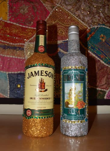 Tutorial for DIY Glittered Wine Bottles