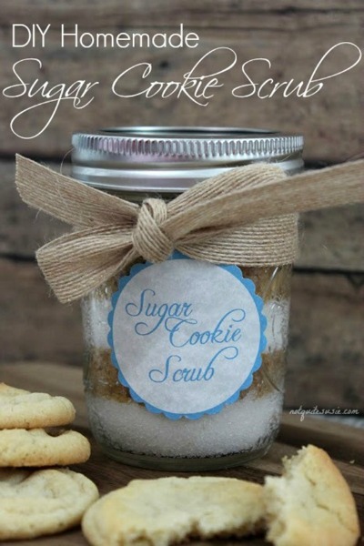 DIY-Homemade-Sugar-Cookie-Scrub-a-great-homemade-holiday-gift