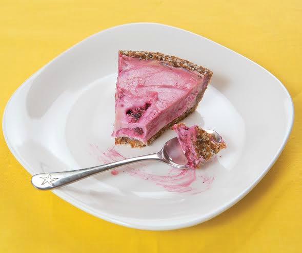 raw-food-vegan-make-blackberry-pie