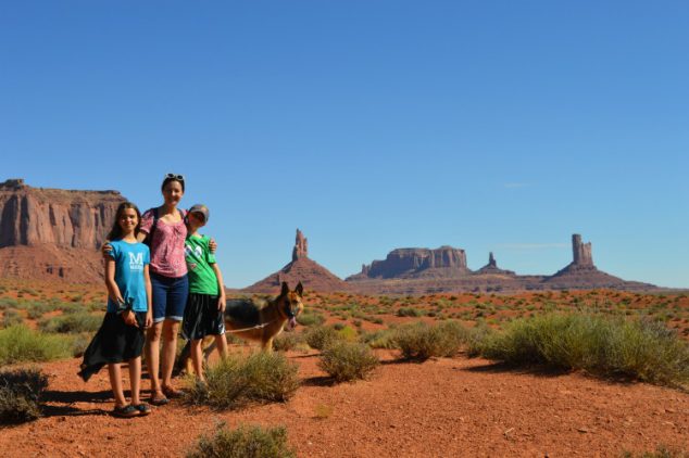 Monument Valley Wildcat Trail Hike