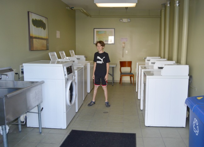 hotel with laundry mat
