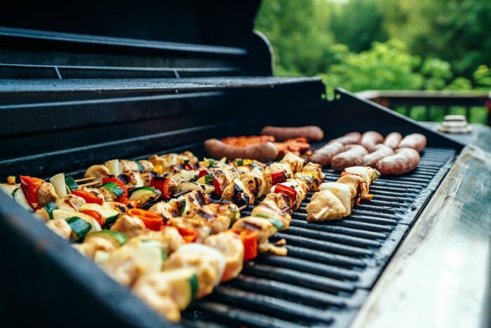 summer outdoor party ideas- cookout