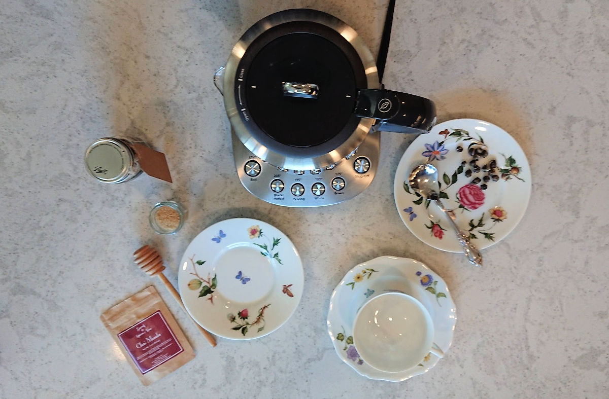 electric tea pot keeps tea warm