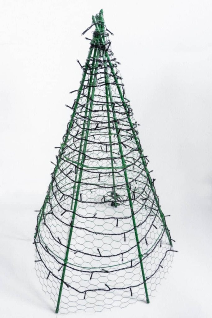 DIY Christmas chicken wire