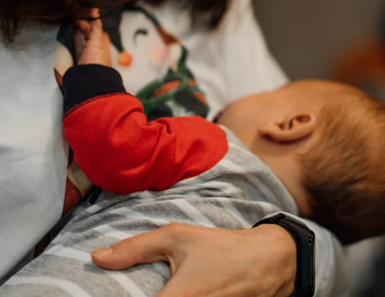 breastfeeding controversy
