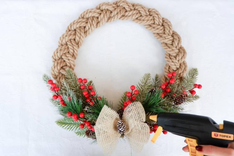 rope wreath holidays
